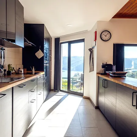 Blue House * Феррейра-ду-Зезери